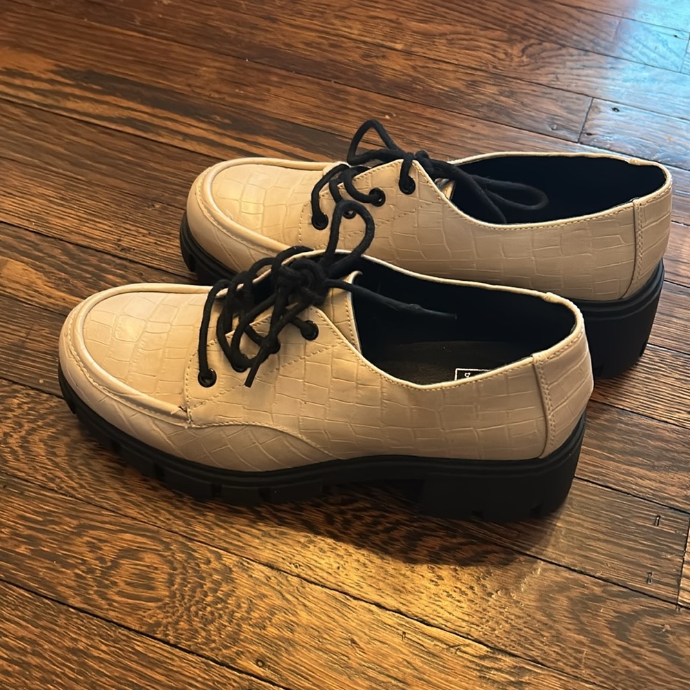 Dirty Laundry "Noyz" Heeled Lug Oxford in Natural, Size 8.5